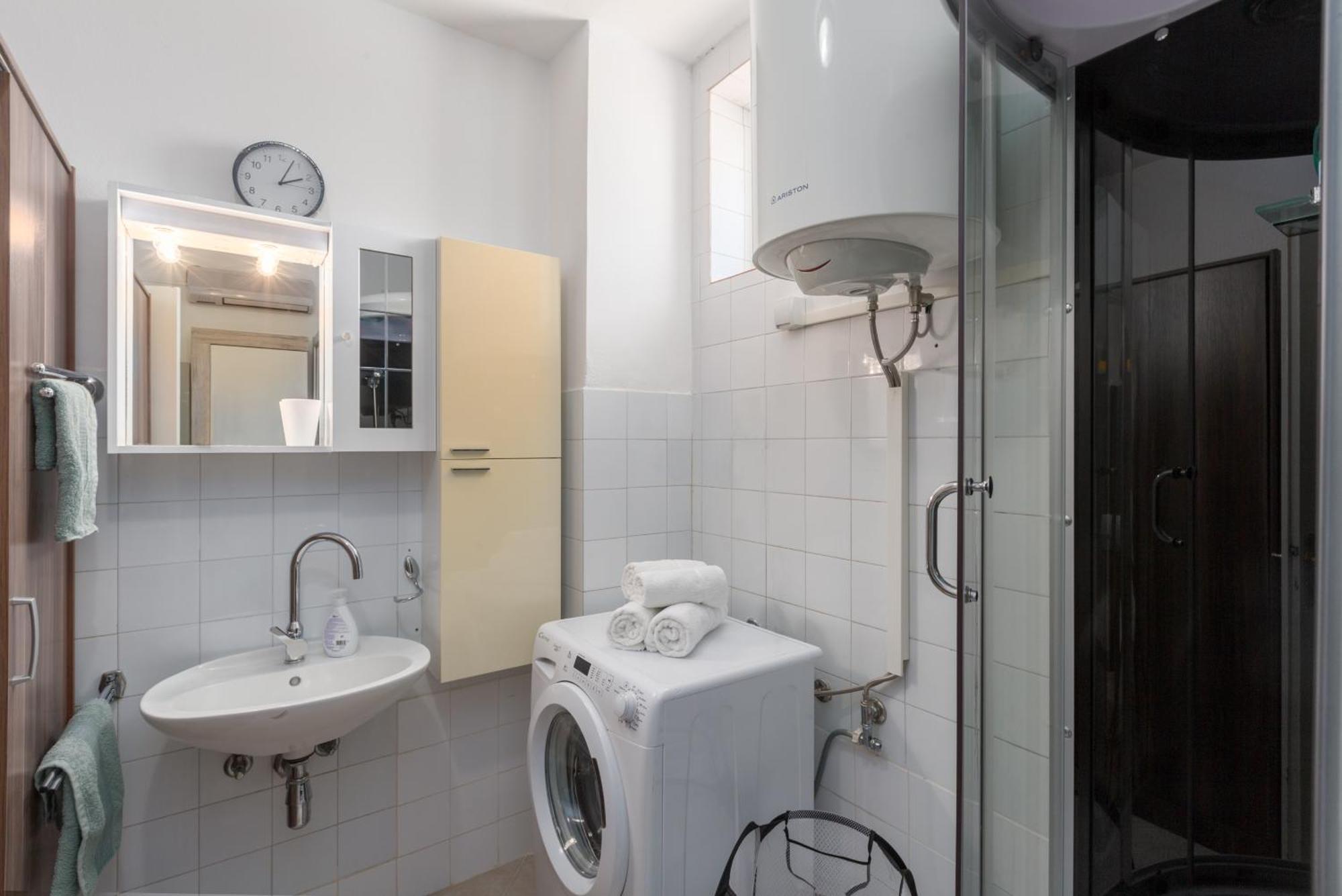 רוביני Seaview Apartment מראה חיצוני תמונה